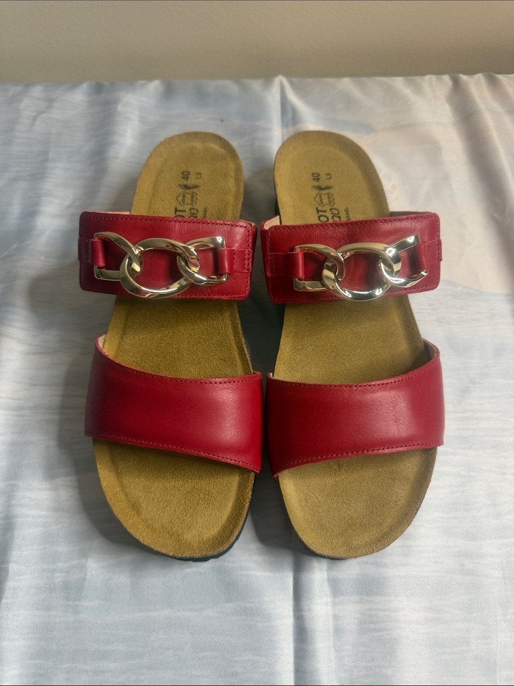 Naot Red Double-Band Slide Sandals with Gold Chain Detail EU-40 US-9